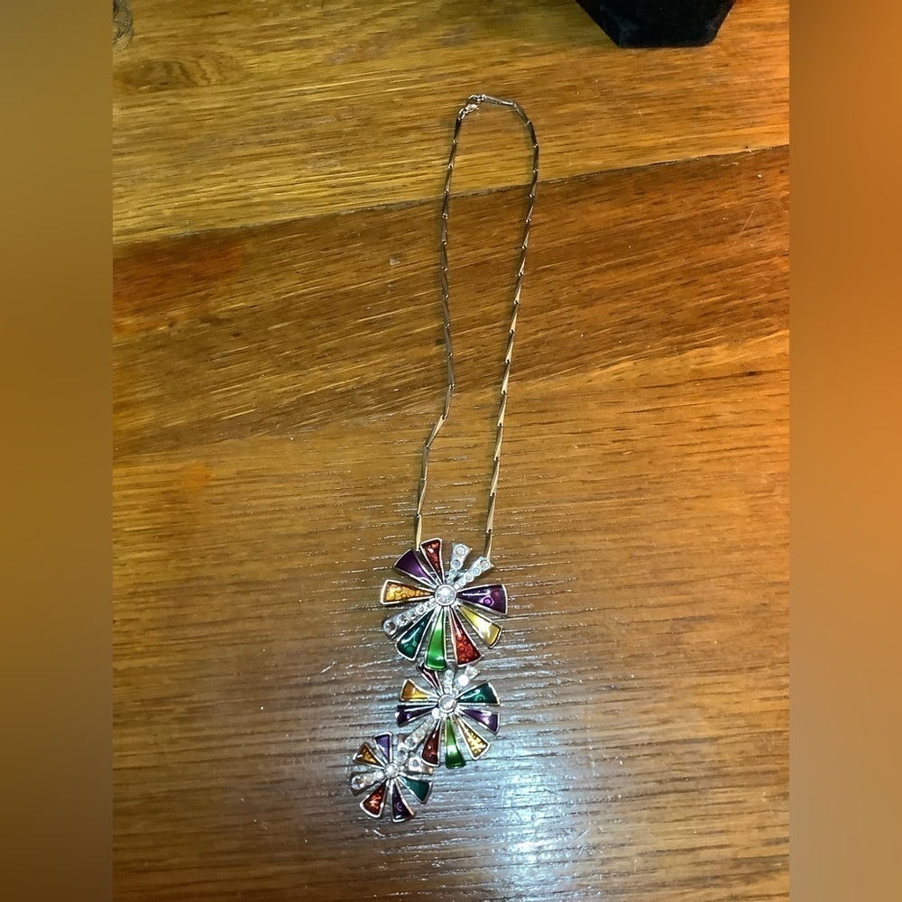 Funky Original Style Triple Pinwheel Necklace 16” - Picture 2 of 4